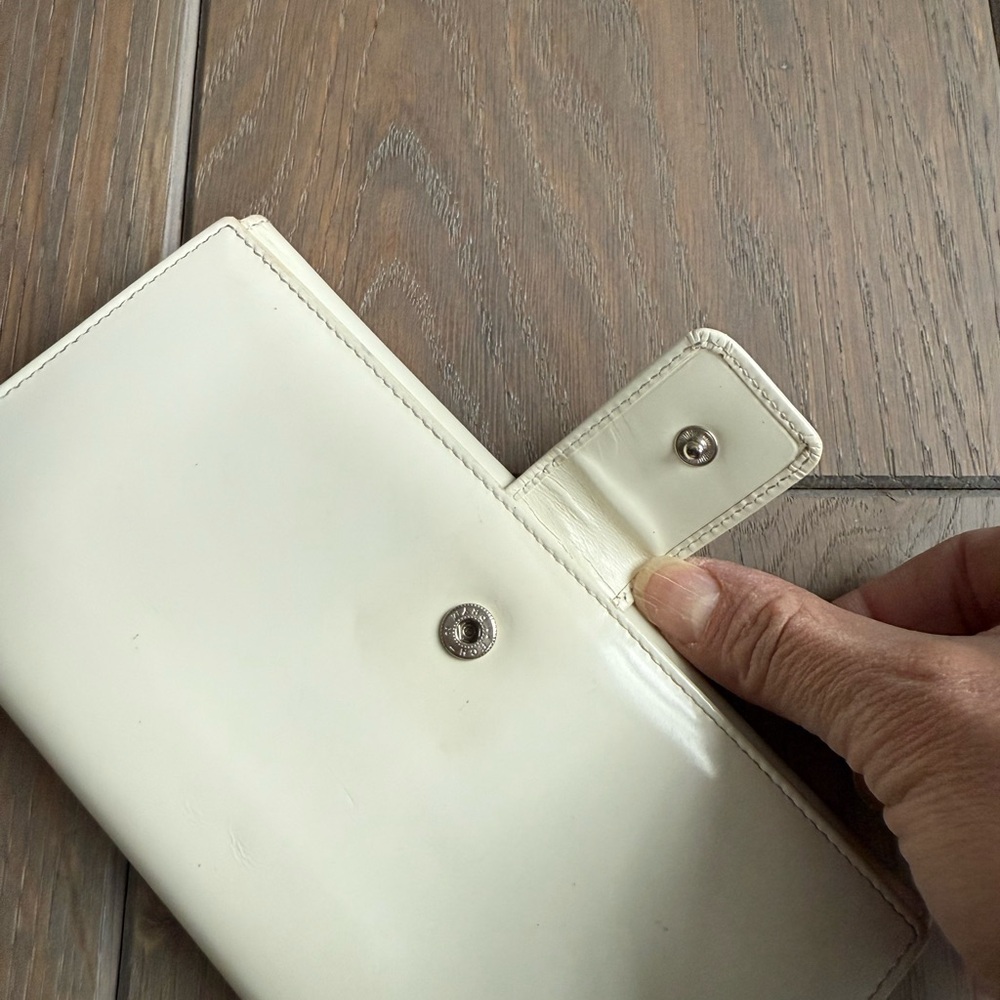 Gucci White Leather Wallet - Picture 4 of 9